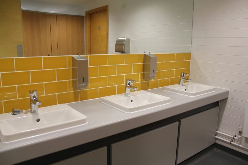 Grays Magistrates Court-bathroom